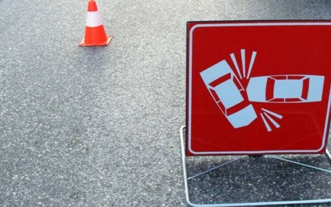 Disagi nella galleria di Pioraco, camion incastrati e code