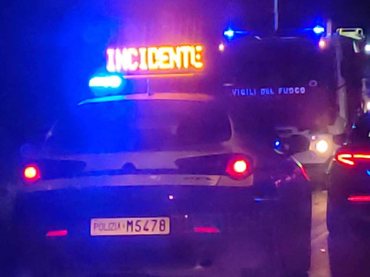 Furgone bloccato nel sottopasso del Castellaro a Civitanova