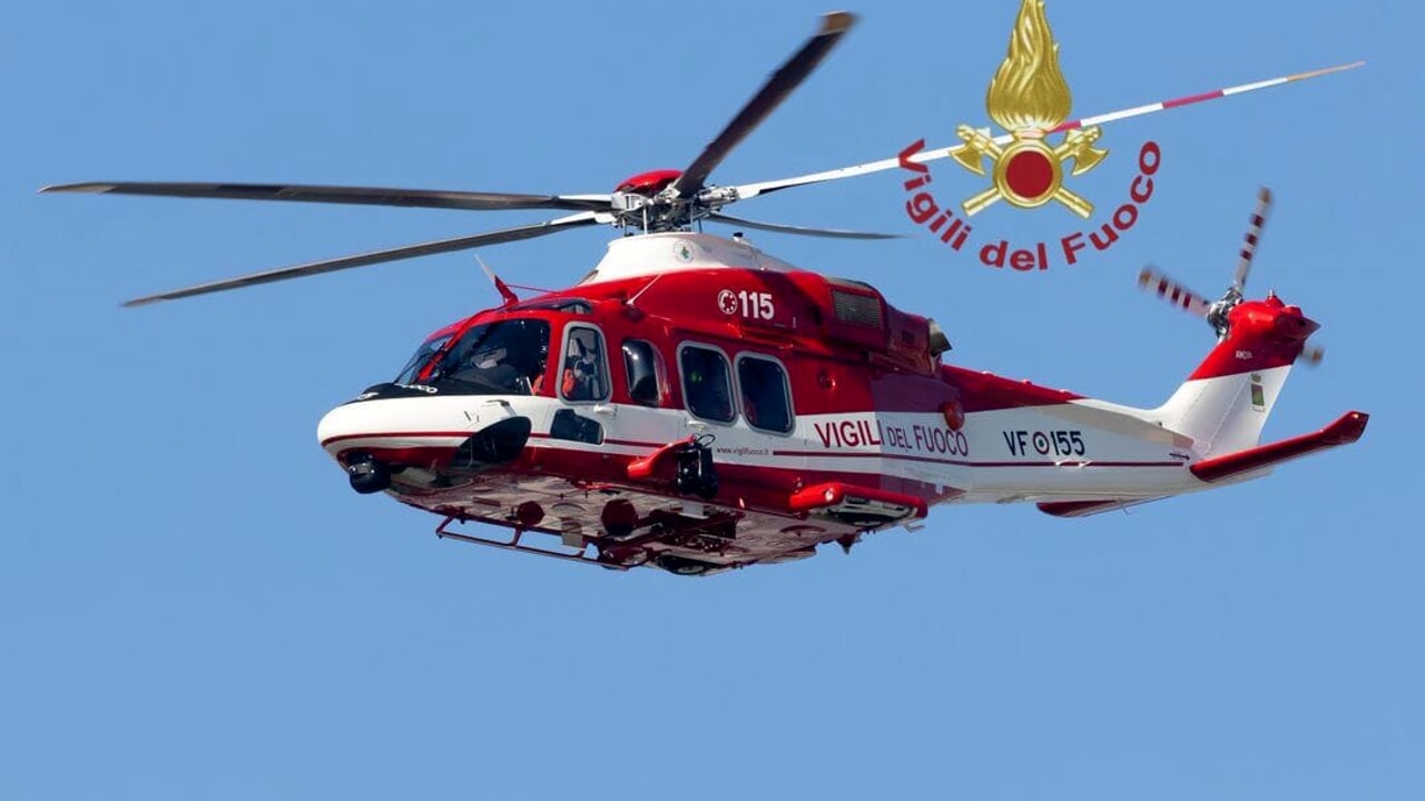 Incendio in una casa mobile a Pieve Torina, uomo ustionato